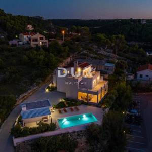 ZADAR, NOVIGRAD - Luksuzna vila s panoramskim pogledom na more