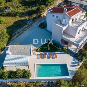 ZADAR, NOVIGRAD - Luksuzna vila s panoramskim pogledom na more