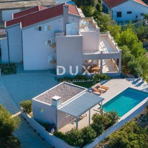 ZADAR, NOVIGRAD - Luksuzna vila s panoramskim pogledom na more