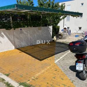 ZADAR, PETRČANE – Prostran dvoetažni stan 120m² s vrtom!