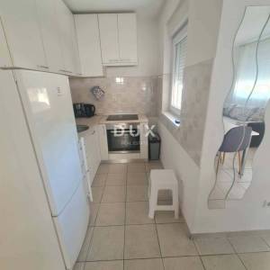 ZADAR, PLOVANIJA – Useljiv 1S stan s parkirnim mjestom i lođom (46,7 m², bez ulaganja)