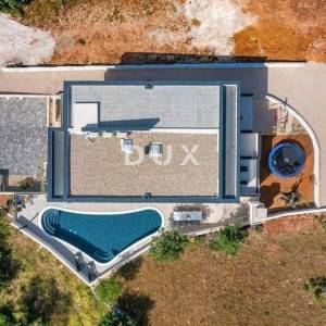 ZADAR, ROVANJSKA - Luksuzna vila s bazenom u blizini mora