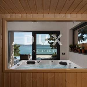 ZADAR, STARIGRAD - Luksuzna vila 100 m od mora