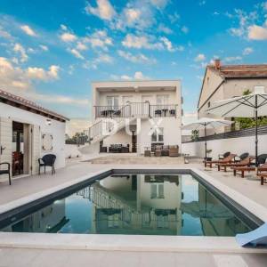ZADAR, SUKOŠAN – kuća za odmor s tri stambene jedinice 