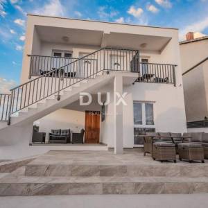 ZADAR, SUKOŠAN – kuća za odmor s tri stambene jedinice 