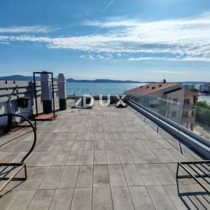 ZADAR, SUKOŠAN - Luksuzno namješten penthouse 50 m od plaže!