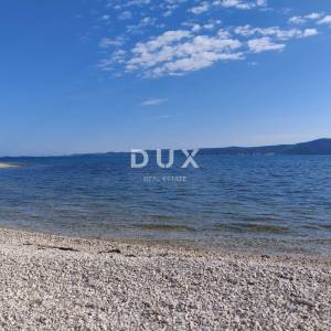 ZADAR, SUKOŠAN - Luksuzno namješten penthouse 50 m od plaže!