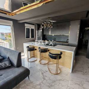 ZADAR, SUKOŠAN - Luksuzno namješten penthouse 50 m od plaže!
