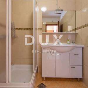 ZADAR, SUKOŠAN - Prostrana apartmanska kuća pokraj mora