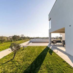ZADAR, SUKOŠAN - Vila s bazenom na mirnoj lokaciji