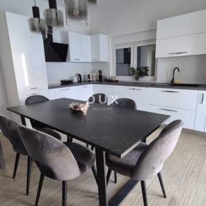 ZADAR, VINJERAC - PRILIKA! Premium apartman s vrtom