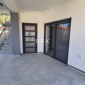 ZADAR, VINJERAC - PRILIKA! Premium apartman s vrtom