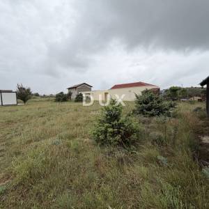 ZADAR, VRSI - Zemljište pravilnog oblika 496m²