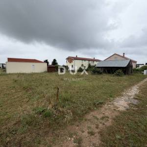 ZADAR, VRSI - Zemljište pravilnog oblika 496m²