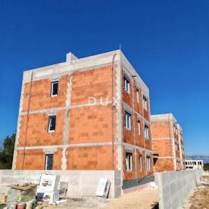 ZADAR, ZATON - Kvalitetna novogradnja s podnim grijanjem u Zatonu! S6