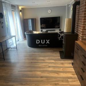 ZAGREB, CENTER- dvoetažni stan 107m2, DB+2S, 1.kat + okoiš