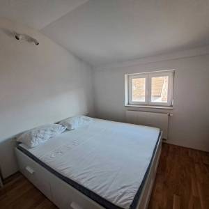 Zagreb-Dubrava, lijepo uređen 3S stan 60m2 s balkonom, zaseban ulaz