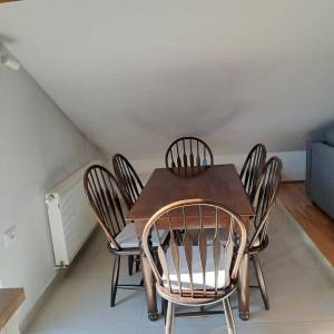 Zagreb-Dubrava, lijepo uređen 3S stan 60m2 s balkonom, zaseban ulaz
