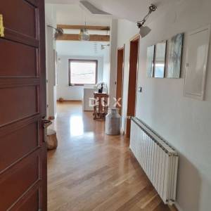 ZAGREB, G. DUBRAVA – Najam komfornog stana s terasom, pet friendly