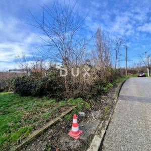ZAGREB, KUSTOŠIJA - građevinsko zemljište 583m2, prilika za investiciju!