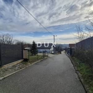 ZAGREB, KUSTOŠIJA - građevinsko zemljište 583m2, prilika za investiciju!