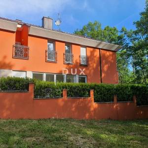 ZAGREB, REMETE - Vila s bazenom na rubu šume – skrivena od pogleda