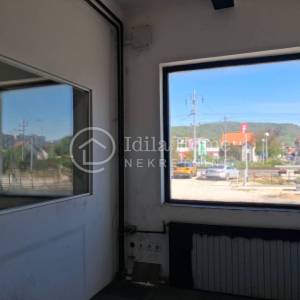 Zagreb/Stenjevec/poslovna zgrada 600m2/hala 1000m2/zemljište1398m2