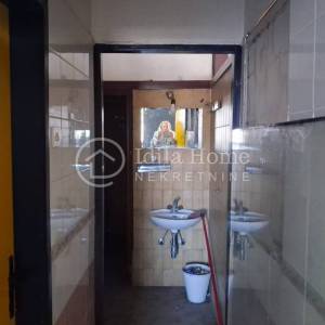 Zagreb/Stenjevec/poslovna zgrada 600m2/hala 1000m2/zemljište1398m2
