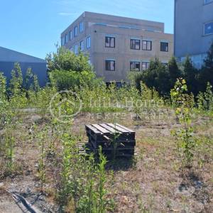Zagreb/Stenjevec/poslovna zgrada 600m2/hala 1000m2/zemljište1398m2