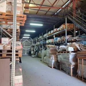 Zagreb/Stenjevec/poslovna zgrada 600m2/hala 1000m2/zemljište1398m2