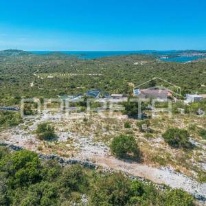 Zemljište na mirnoj lokaciji s pogledom na more, 976 m², Dvornica