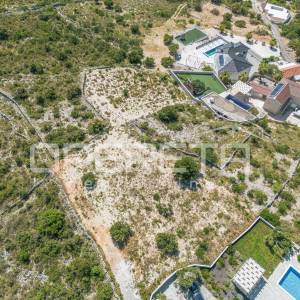 Zemljište na mirnoj lokaciji s pogledom na more, 976 m², Dvornica