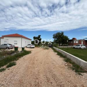 ZEMUNIK DONJI - Građevinsko zemljište 515m²