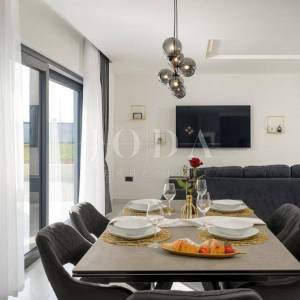 Žminj, moderna Villa sa bazenom, jacuzzijem i saunom