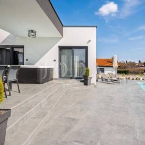 Žminj, moderna Villa sa bazenom, jacuzzijem i saunom