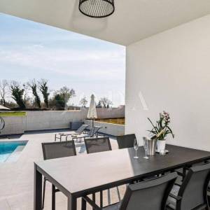 Žminj, moderna Villa sa bazenom, jacuzzijem i saunom