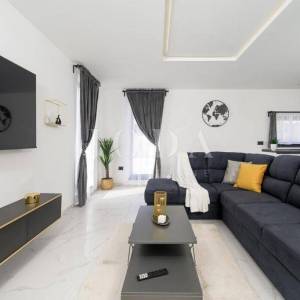 Žminj, moderna Villa sa bazenom, jacuzzijem i saunom