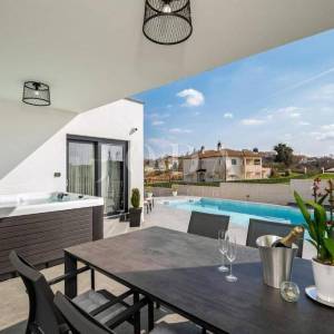 Žminj, moderna Villa sa bazenom, jacuzzijem i saunom