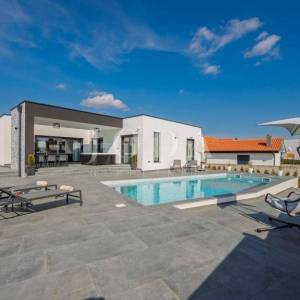Žminj, moderna Villa sa bazenom, jacuzzijem i saunom