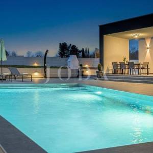 Žminj, moderna Villa sa bazenom, jacuzzijem i saunom
