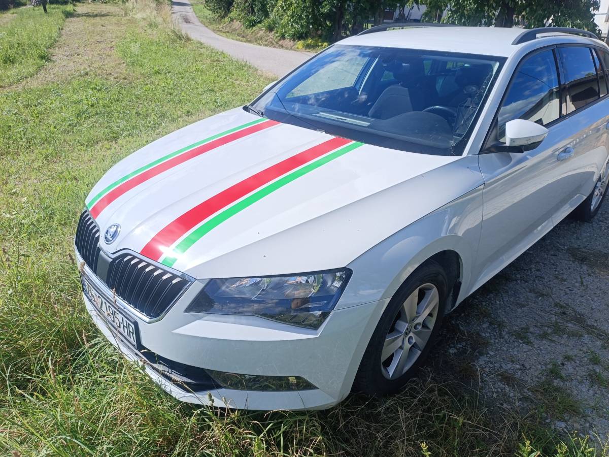 2017 kuka DSG F1 243tkm Škoda Superb combi 1.6 TDI