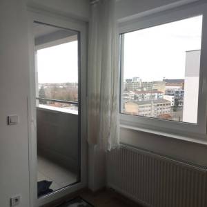 Borongaj, uređen i opremljen 3-sobni stan, blizina svih sadržaja