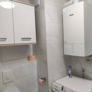 Borongaj, uređen i opremljen 3-sobni stan, blizina svih sadržaja