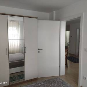 Borongaj, uređen i opremljen 3-sobni stan, blizina svih sadržaja
