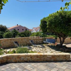 BRODARICA, ŠIBENIK - kuća s bazenom i pogledom 