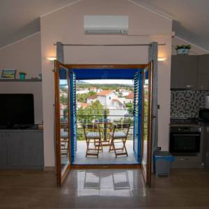 BRODARICA, ŠIBENIK - kuća s bazenom i pogledom 