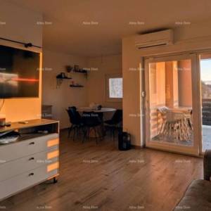 BRTONIGLA, ISTRA – Moderan 3-soban apartman s vrtom i dva parkirna mjesta