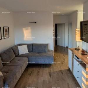 BRTONIGLA, ISTRA – Moderan 3-soban apartman s vrtom i dva parkirna mjesta