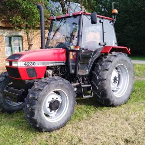 CASE 4230  traktor