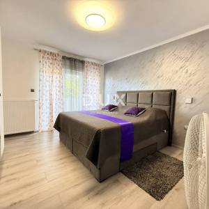 ČAVLE - villa s 3 stana, grijanim bazenom, konobom i garažom - uhodani posao!